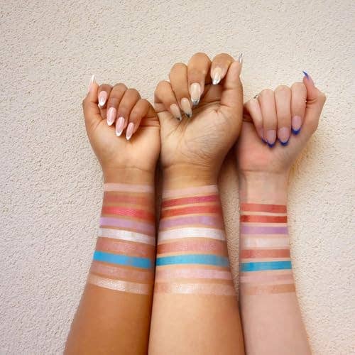 LOTTIE LONDON - Mad Love Eyeshadow Palette - Pouts & Pigtails